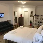 Studio Apartment 4 - Pazariiri